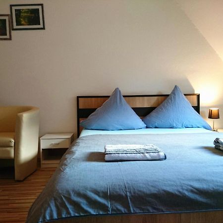 Nest City - Not a Hotel, private room MIT GEMEINSCHAFTSDUSCHE und -WC, KEIN PARKPLATZ, KEIN FRÜHSTÜCK, KEINE KÜCHE, Tücher gegen Gebühr, Check-In ab 16 Uhr bis 23 Uhr Constanza Exterior foto